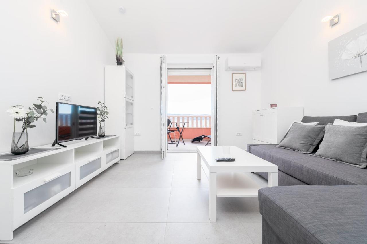 Duće Apartments Matea מראה חיצוני תמונה