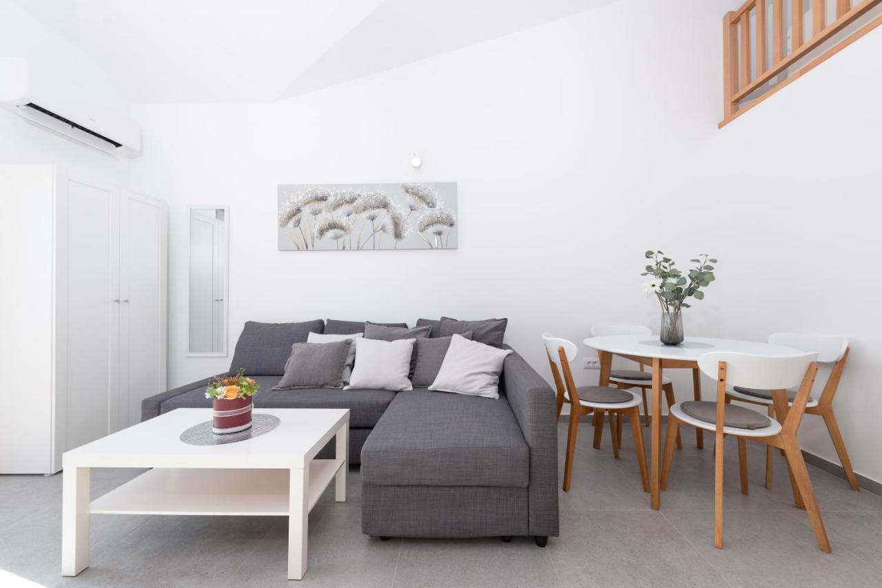 Duće Apartments Matea מראה חיצוני תמונה