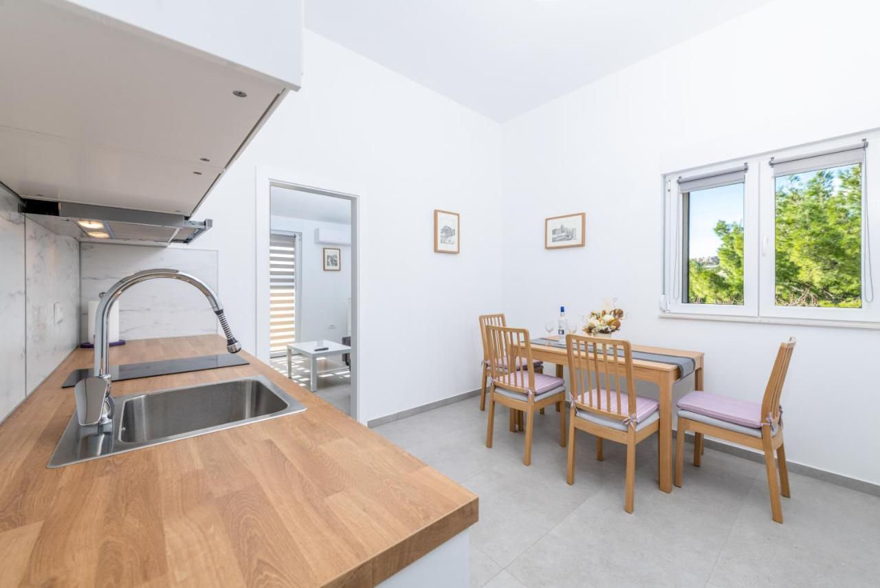 Duće Apartments Matea מראה חיצוני תמונה