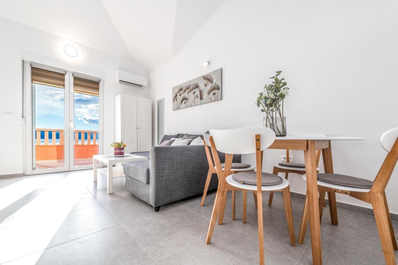 Duće Apartments Matea מראה חיצוני תמונה