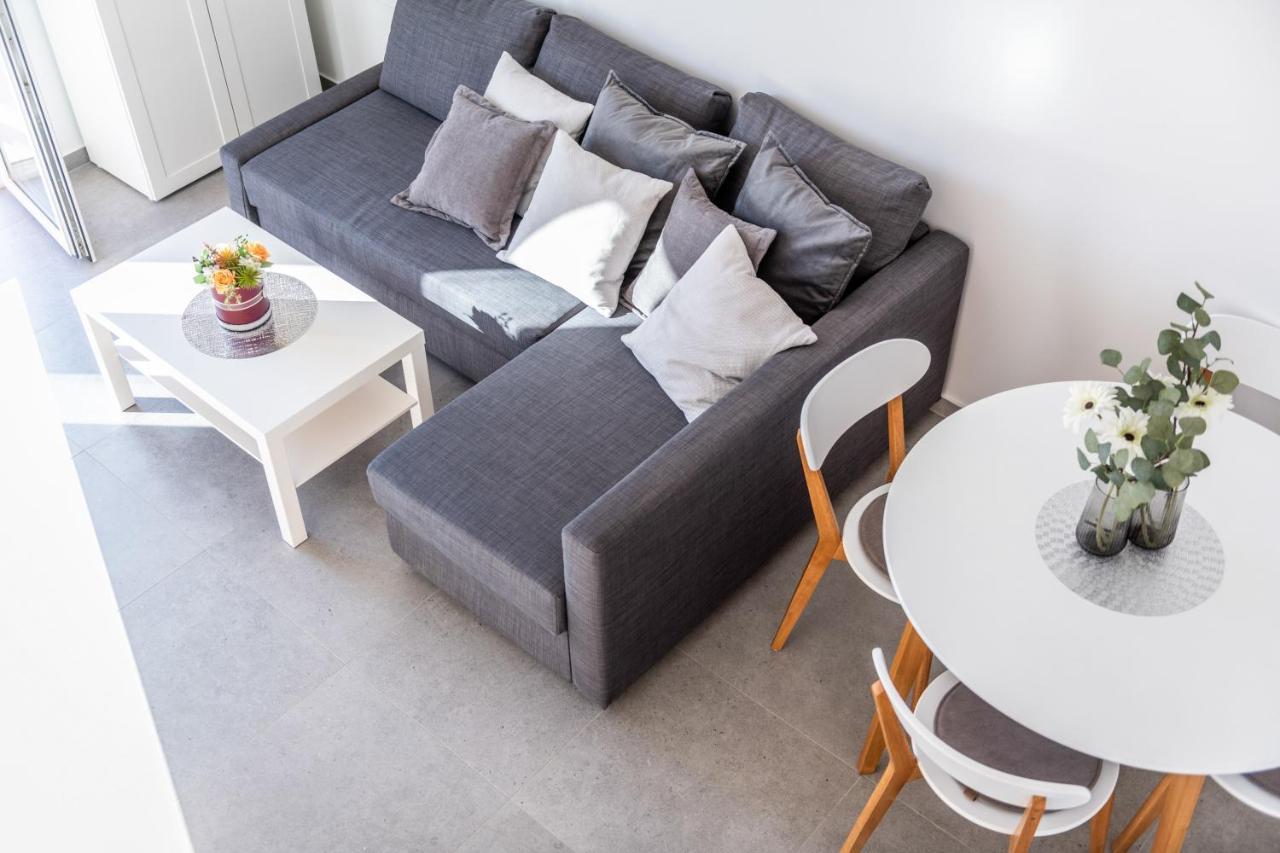 Duće Apartments Matea מראה חיצוני תמונה